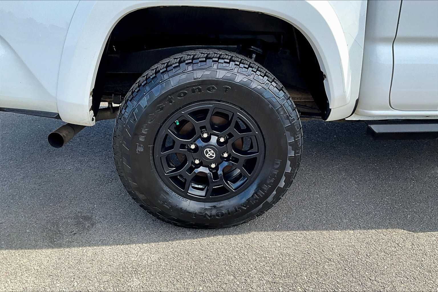 Thumbnail: 2020 Toyota Tacoma - 35