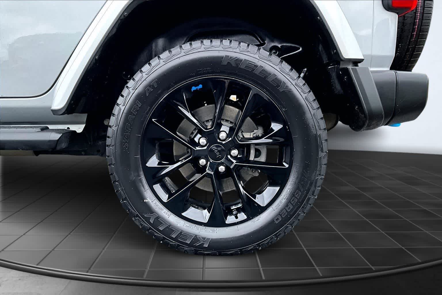 Thumbnail: 2023 Jeep Wrangler - 35