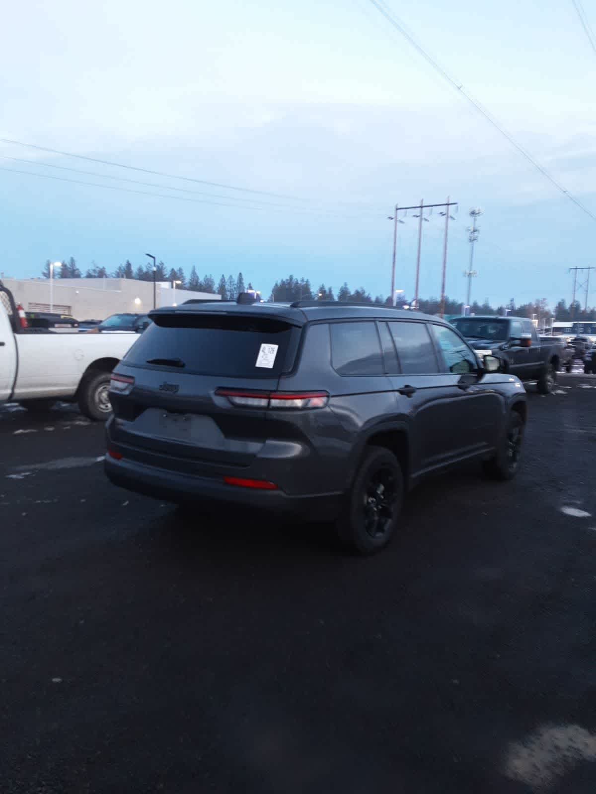 Thumbnail: 2024 Jeep Grand Cherokee L - 4