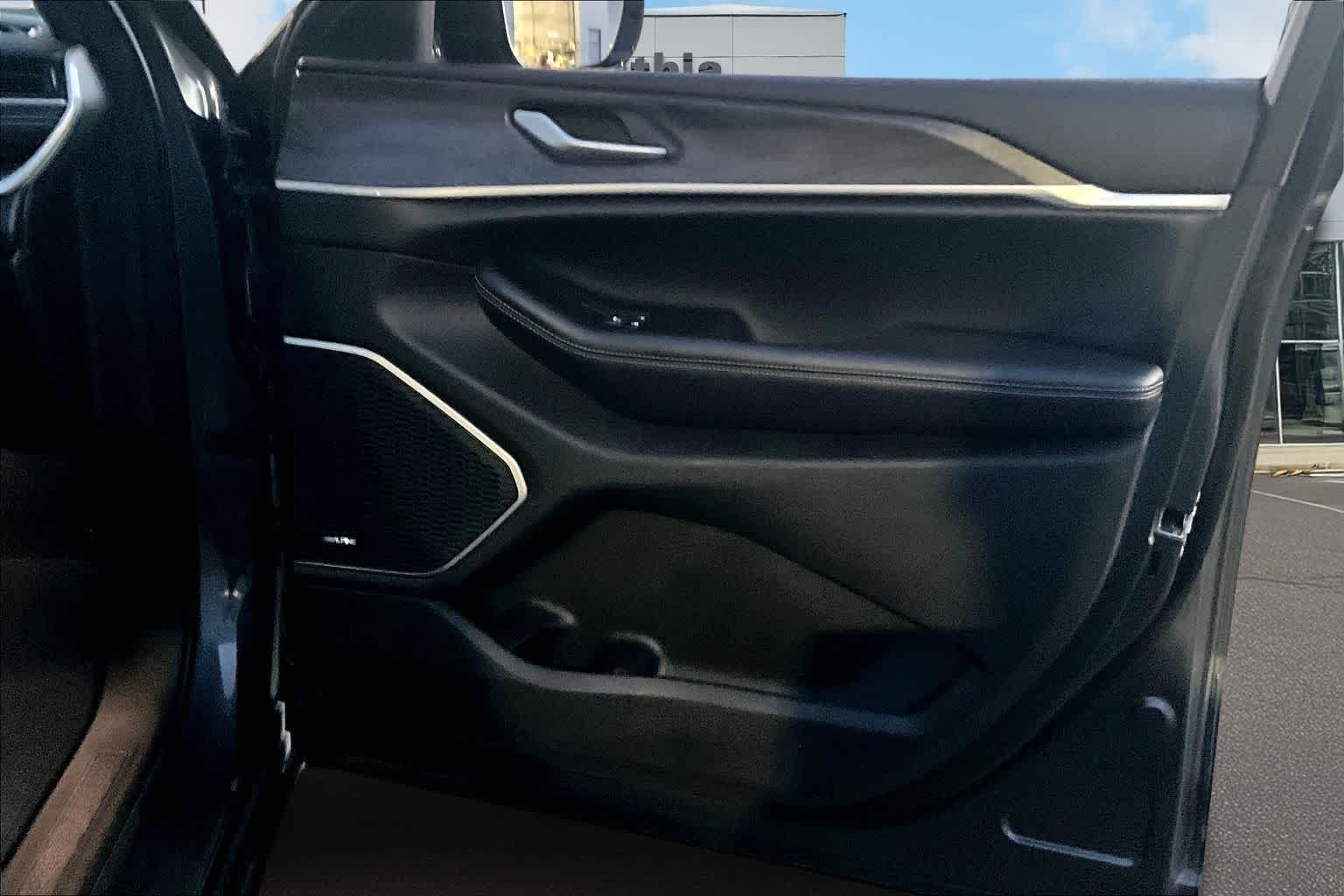 Thumbnail: 2024 Jeep Grand Cherokee - 30