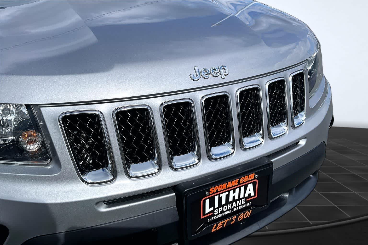 Thumbnail: 2017 Jeep Compass - 32