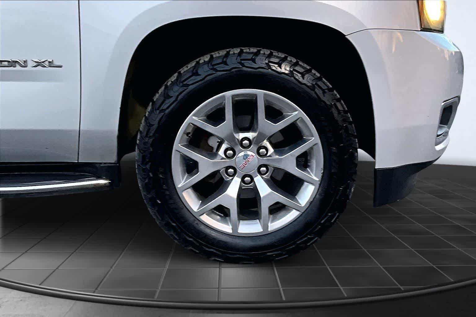 Thumbnail: 2018 GMC Yukon XL - 34