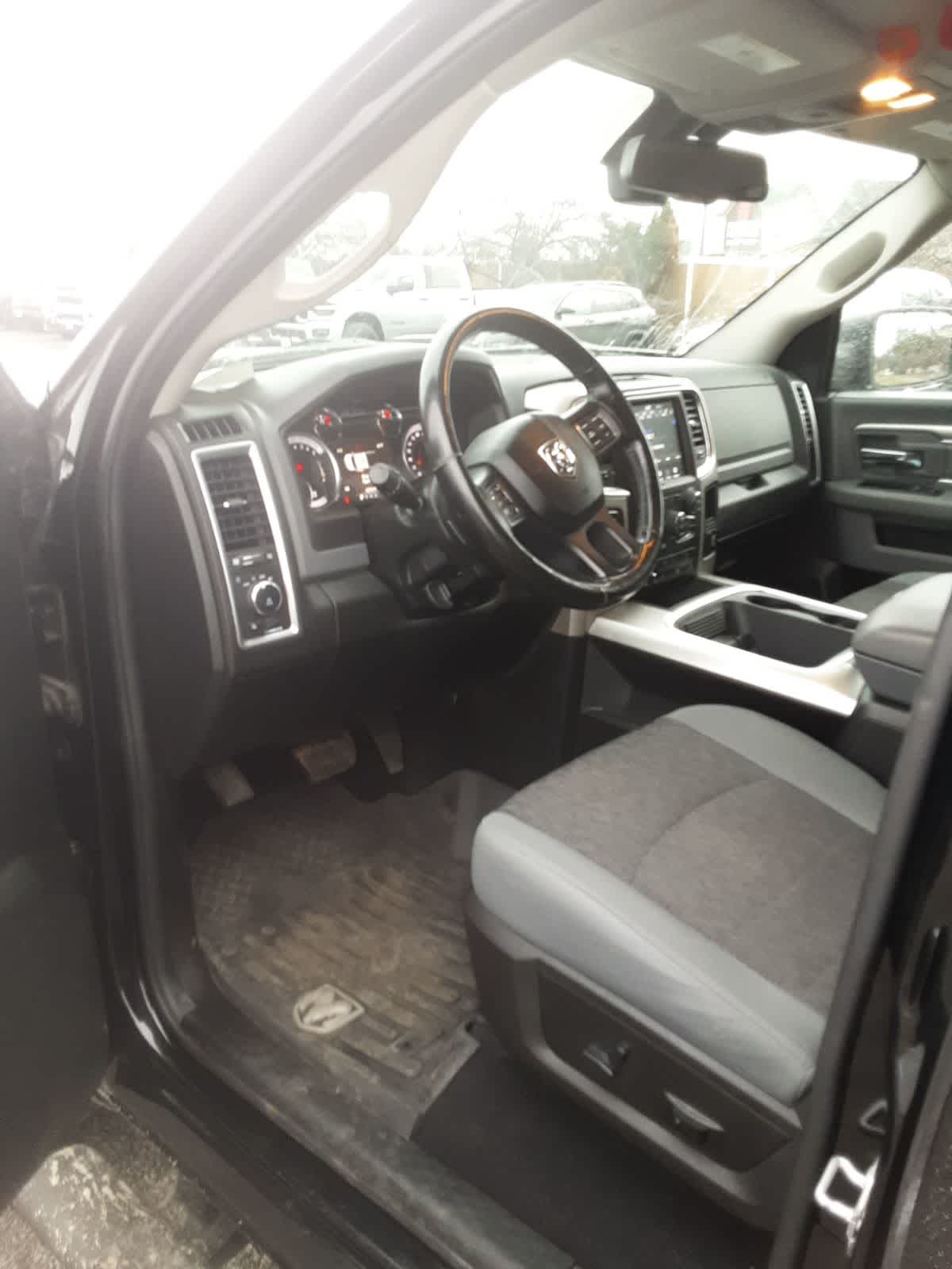 Thumbnail: 2019 RAM 1500 Classic - 7