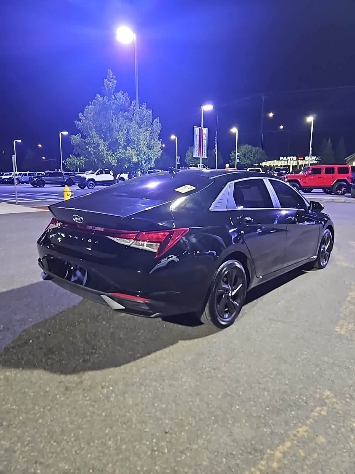 2022 Hyundai Elantra SEL Convenience photo 4