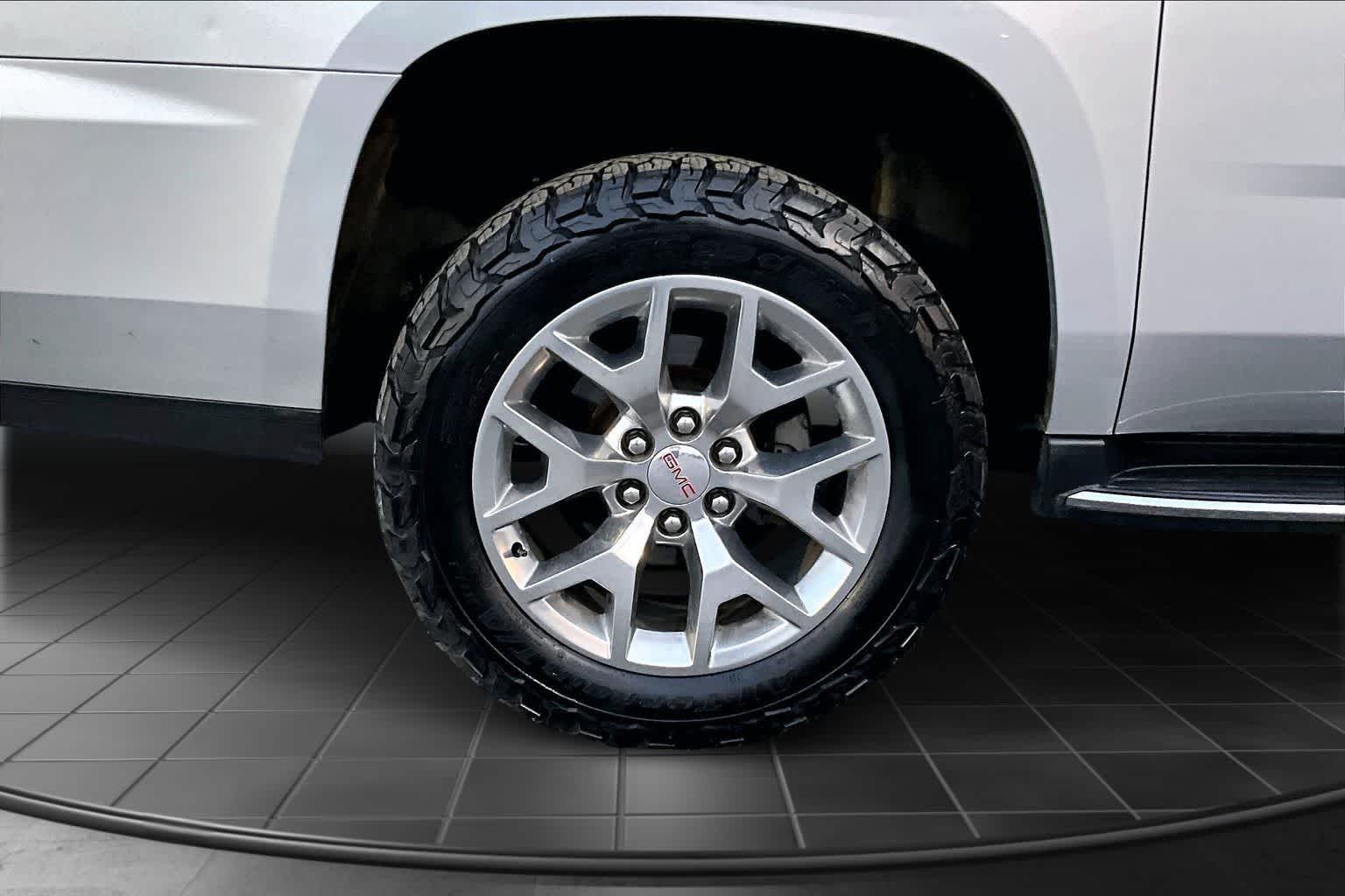 Thumbnail: 2018 GMC Yukon XL - 35