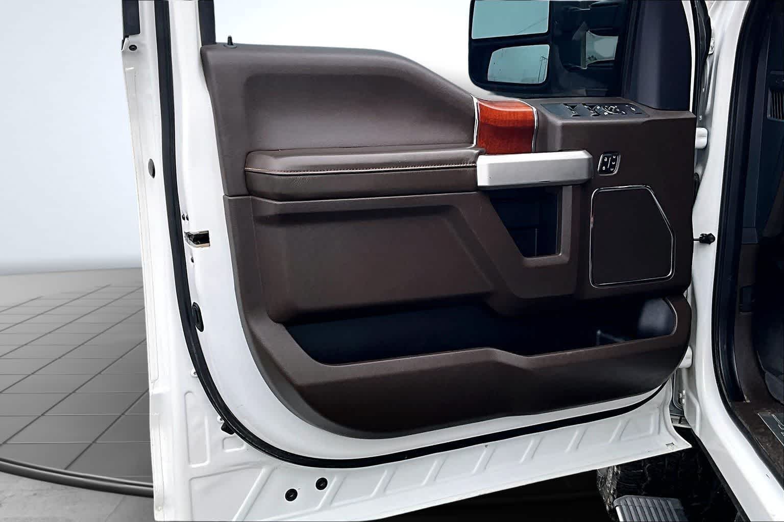 Thumbnail: 2022 Ford Econoline - 28