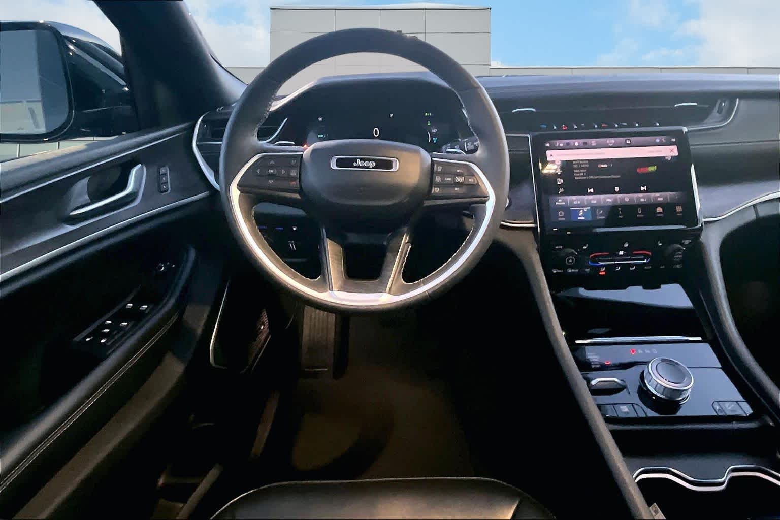 Thumbnail: 2024 Jeep Grand Cherokee - 15