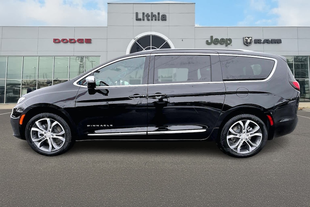 New 2026 Chrysler Pacifica Pinnacle Passenger Van