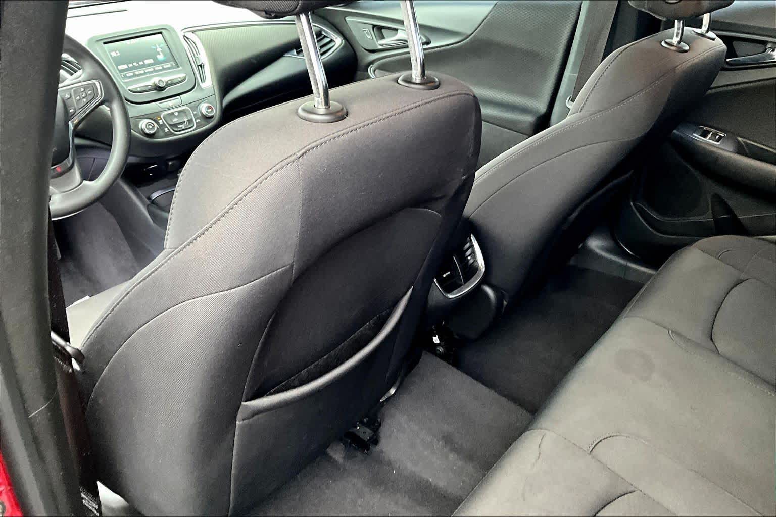 Thumbnail: 2018 Chevrolet Malibu - 12