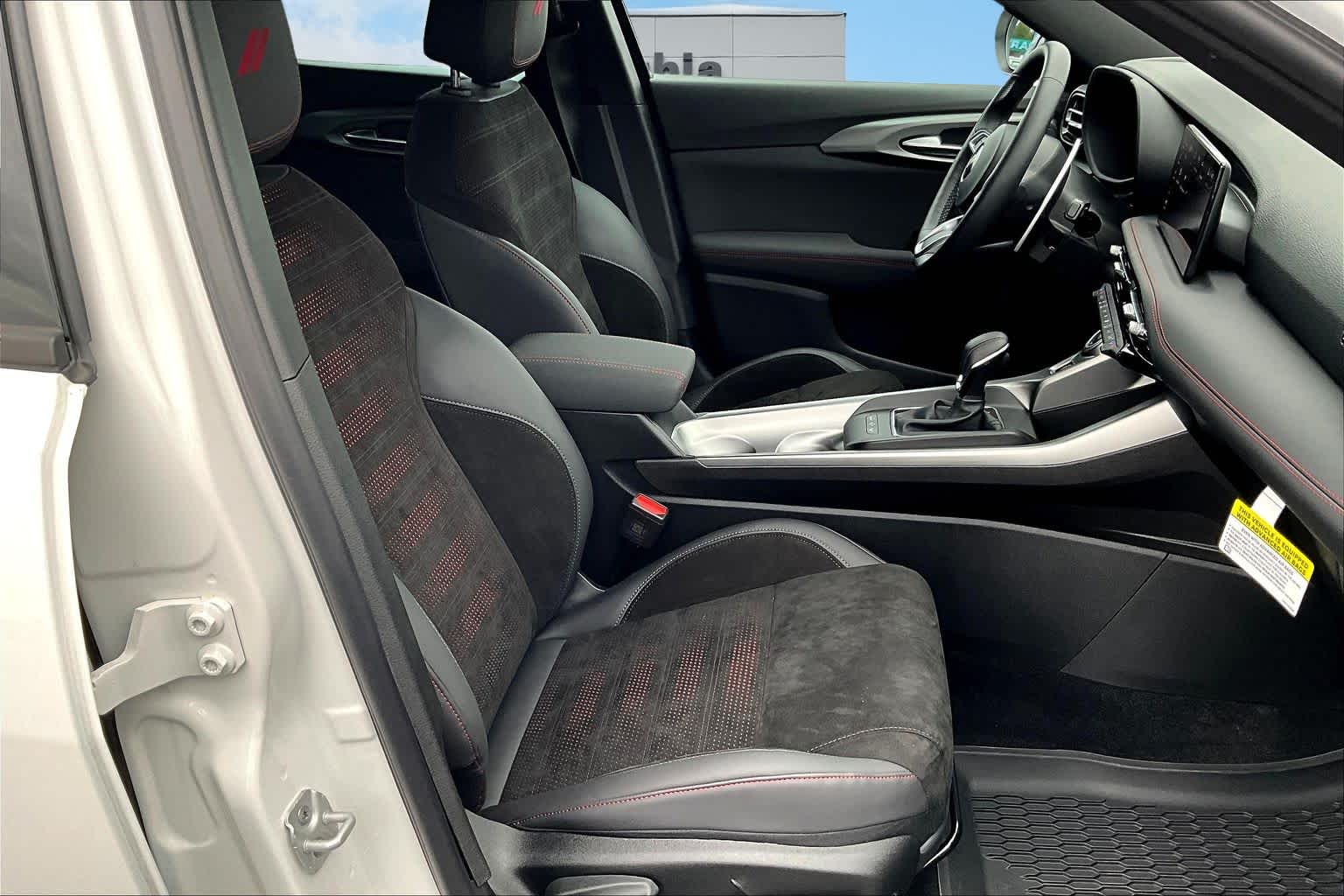 Thumbnail: 2025 Dodge Hornet - 14