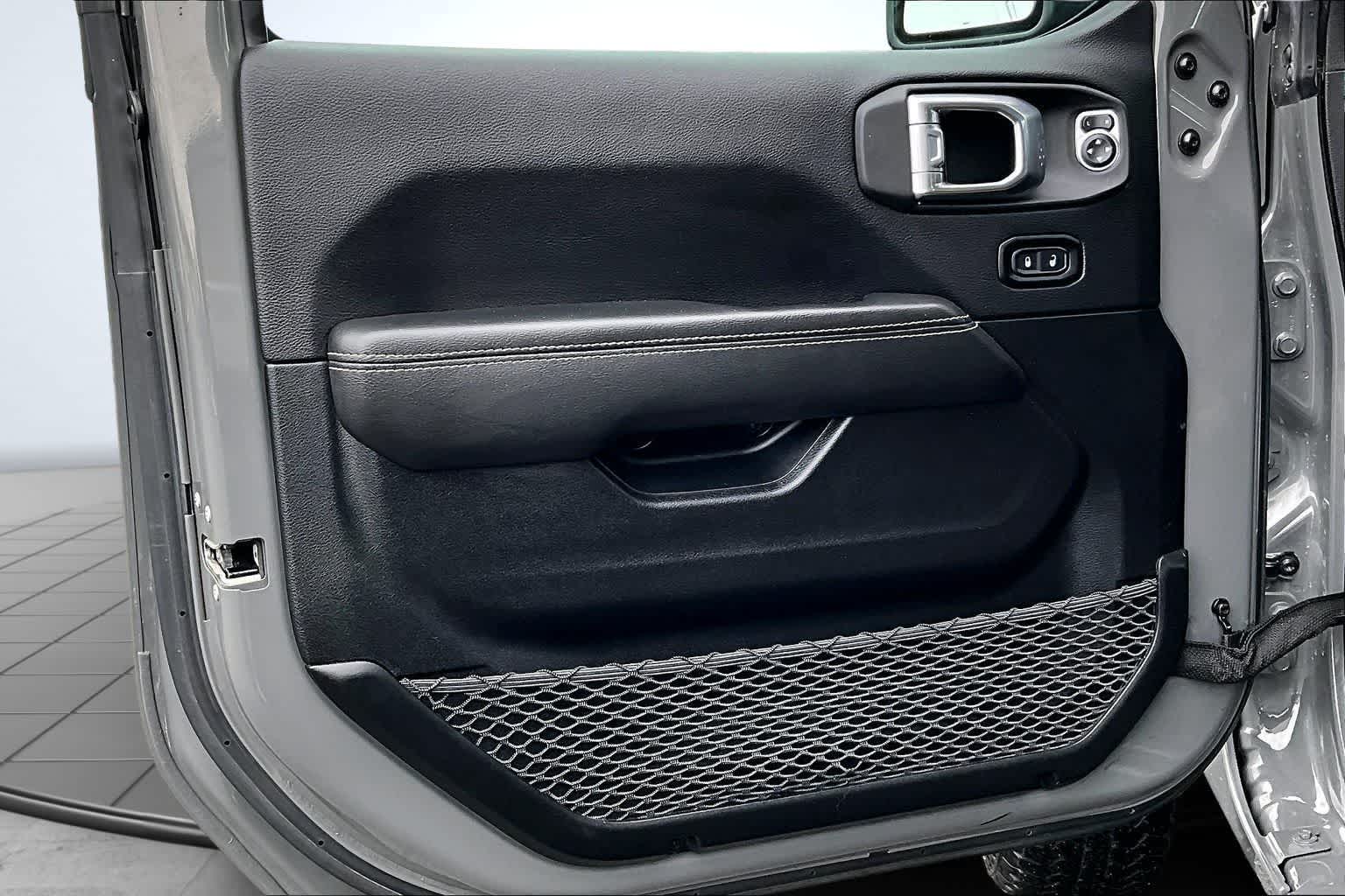 Thumbnail: 2021 Jeep Wrangler - 28