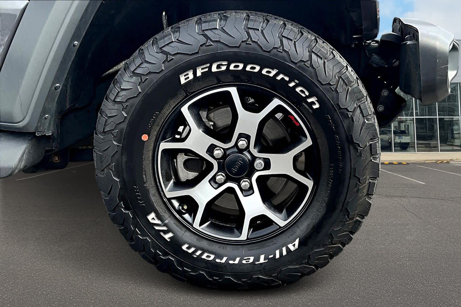 Thumbnail: 2020 Jeep Wrangler - 32