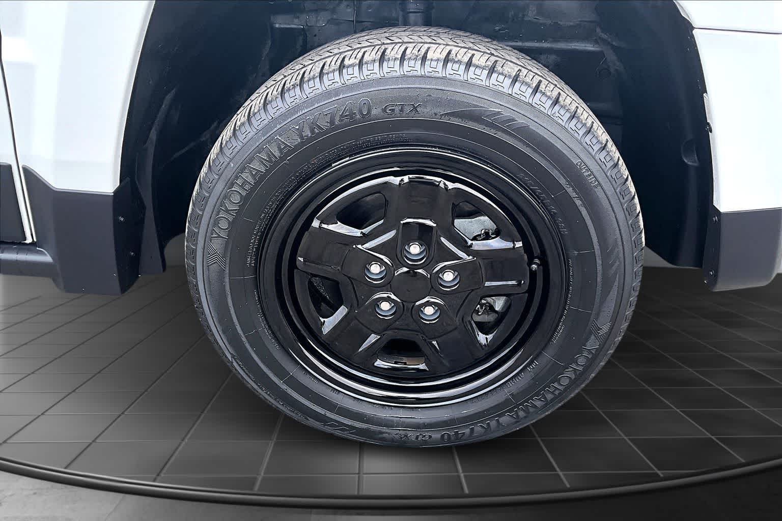 Thumbnail: 2016 Jeep Patriot - 34