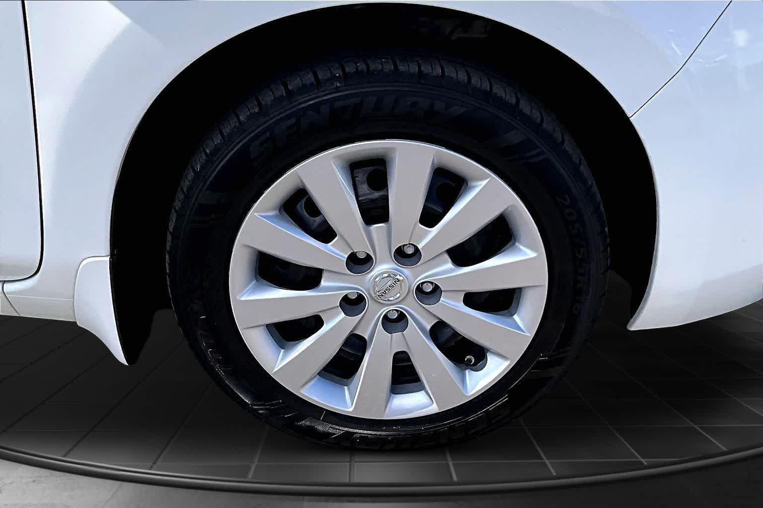 Thumbnail: 2016 Nissan Leaf - 34