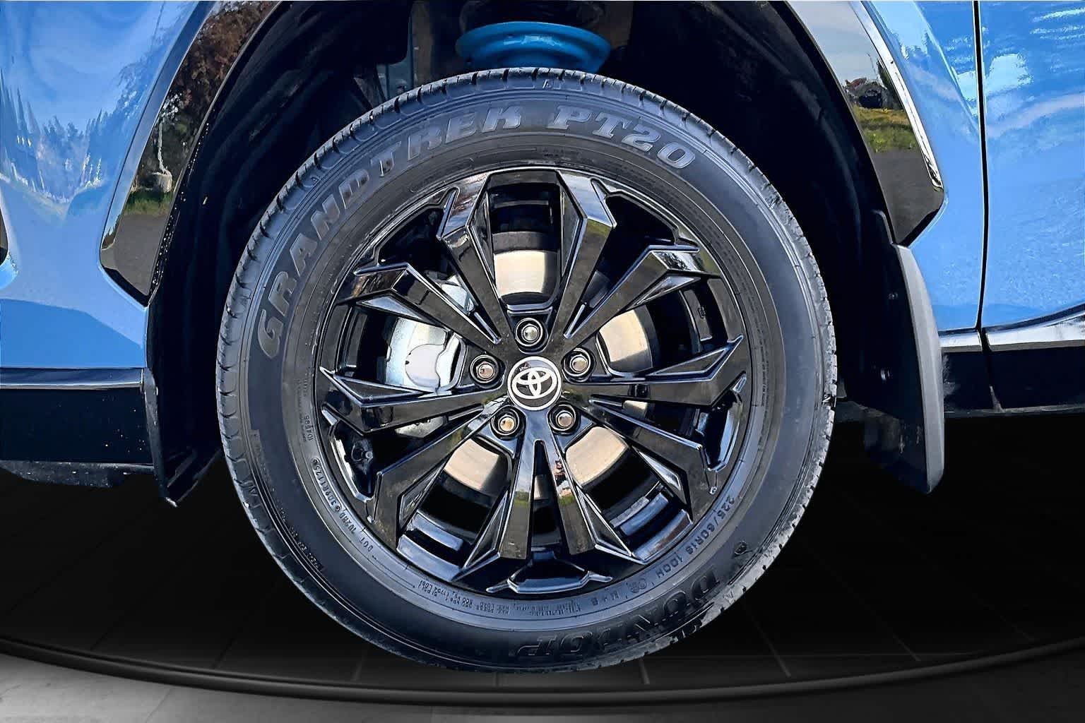 Thumbnail: 2025 Toyota RAV4 - 8