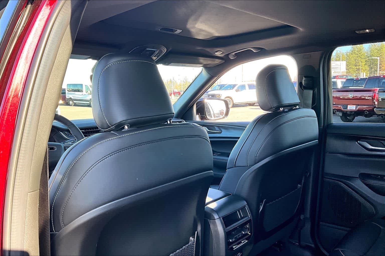 Thumbnail: 2025 Jeep Grand Cherokee - 12