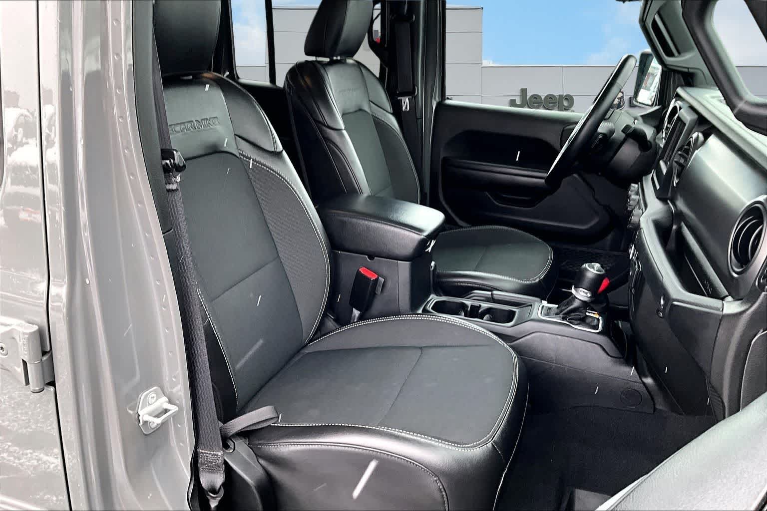 Thumbnail: 2021 Jeep Gladiator - 14