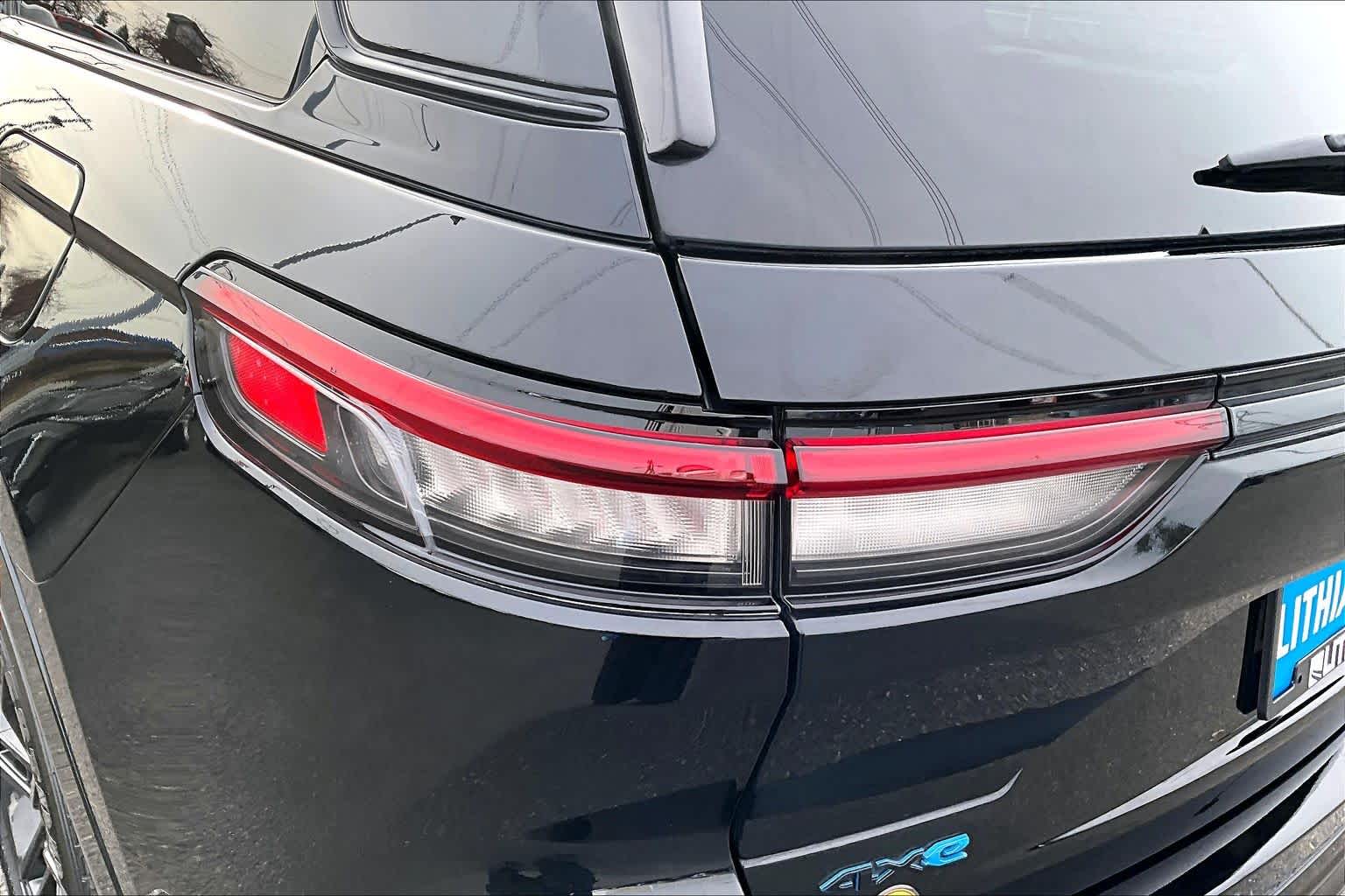 Thumbnail: 2023 Jeep Grand Cherokee - 32