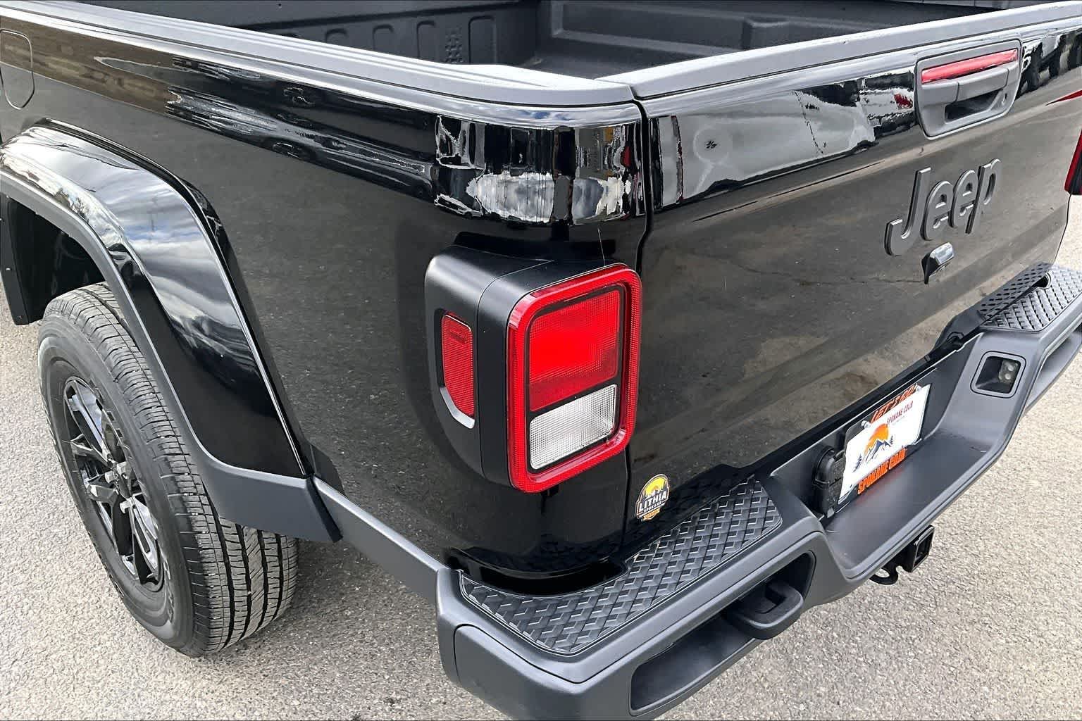 Thumbnail: 2021 Jeep Gladiator - 32