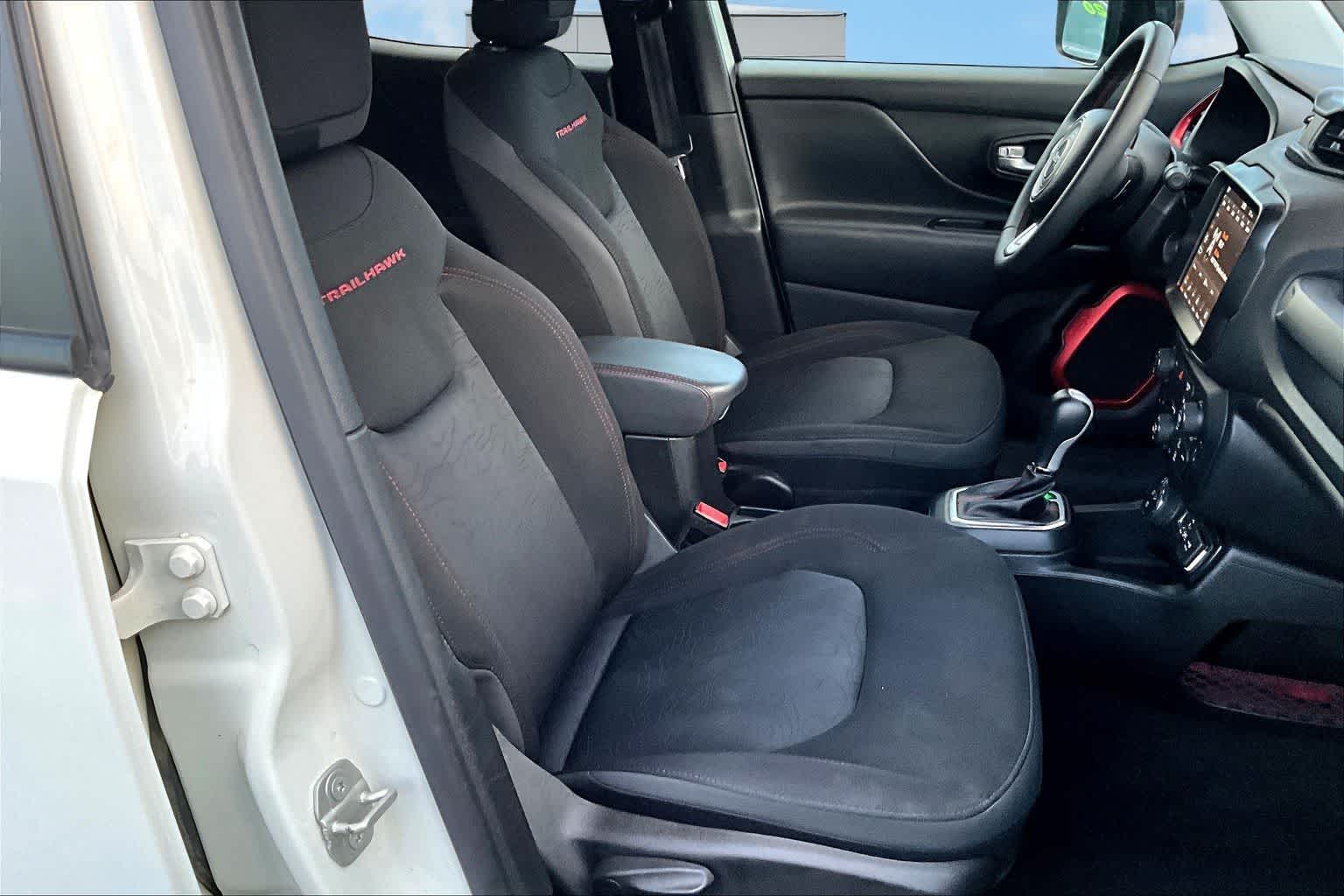 Thumbnail: 2023 Jeep Renegade - 14