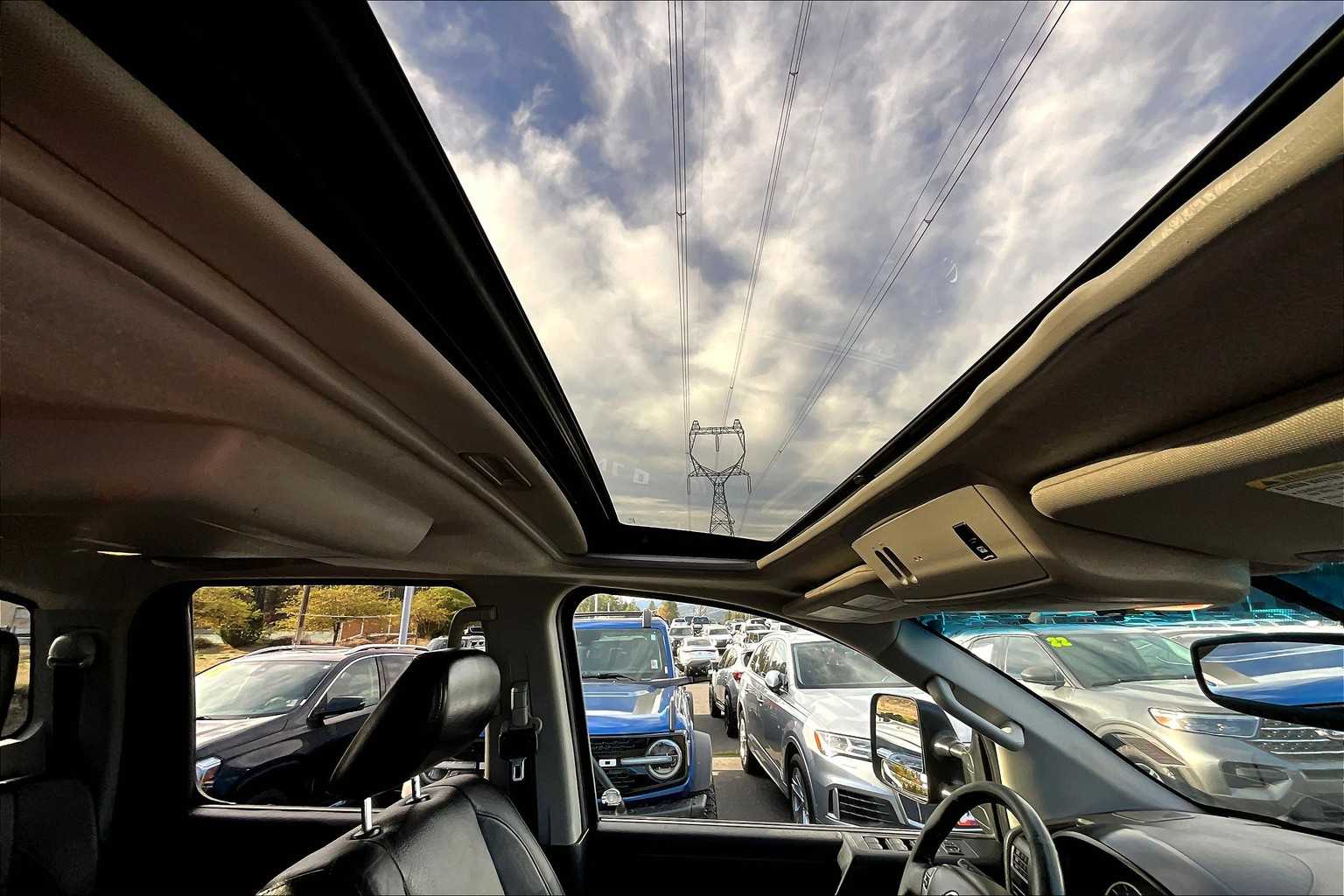 Thumbnail: 2014 Nissan Titan - 30