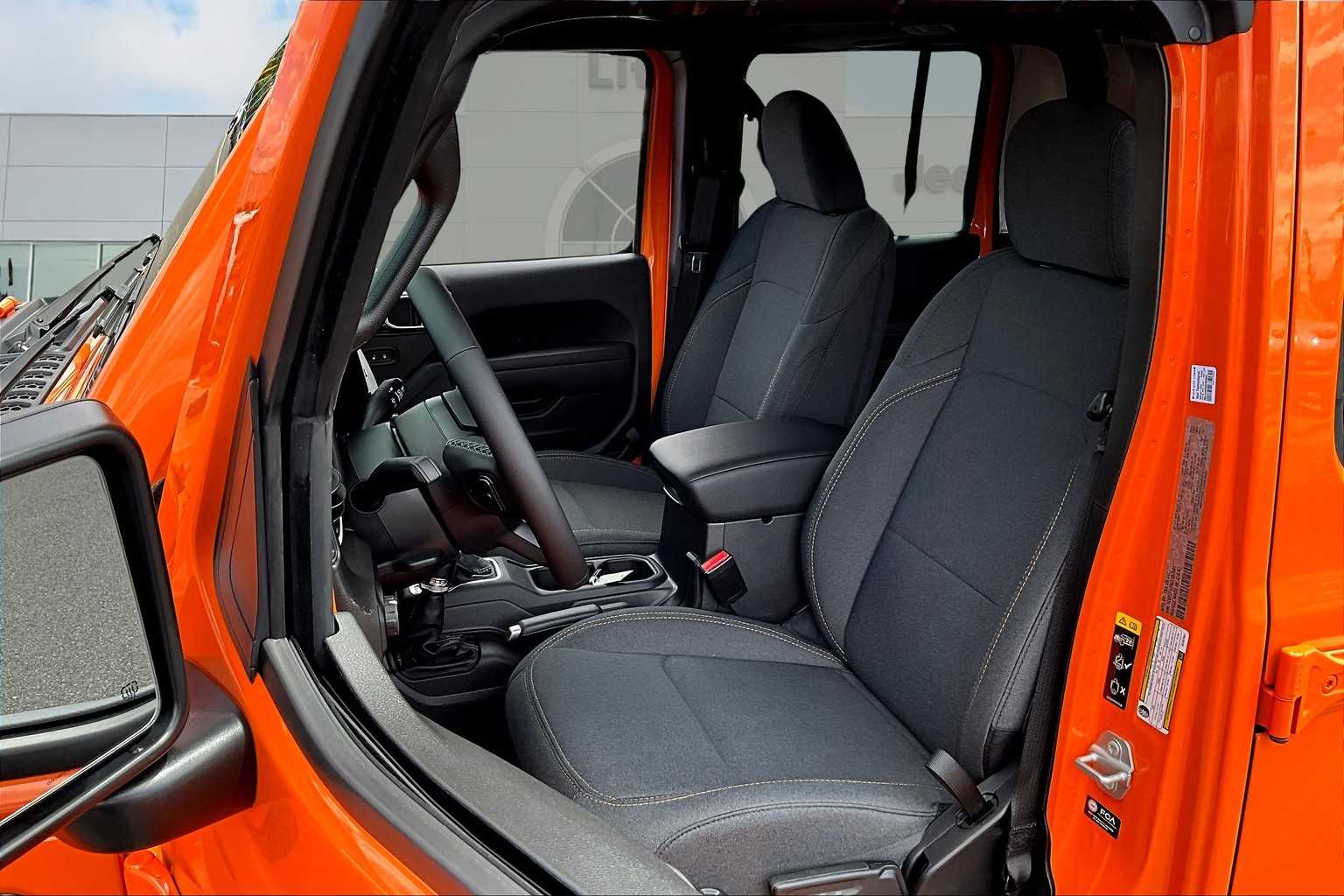 Thumbnail: 2025 Jeep Gladiator - 11