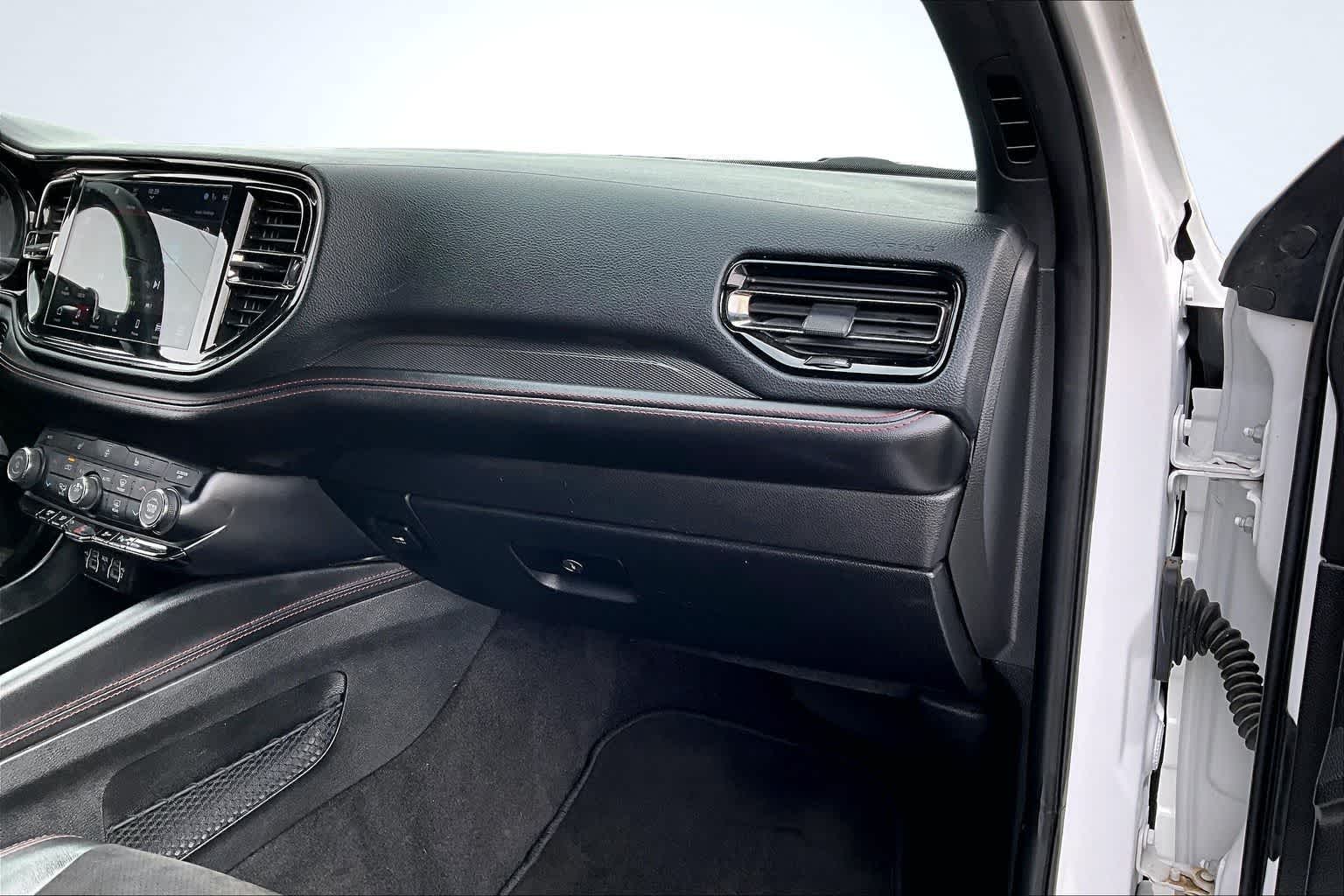 Thumbnail: 2022 Dodge Durango - 24