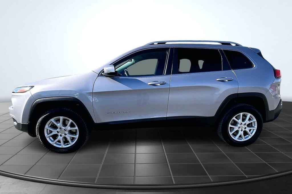 Used 2017 Jeep Cherokee Latitude SUV