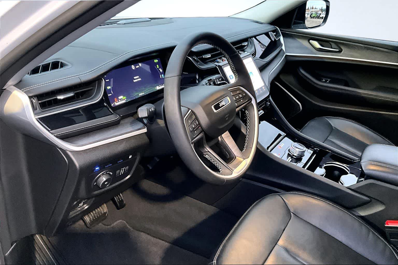 Thumbnail: 2022 Jeep Grand Cherokee - 2