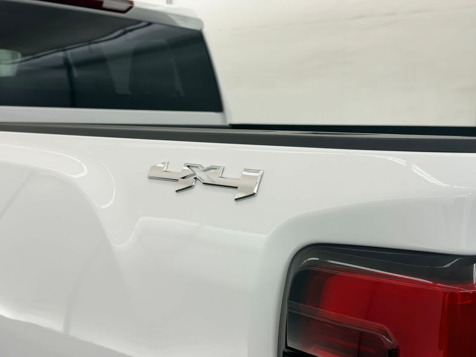 Thumbnail: 2024 GMC Sierra 2500 - 13