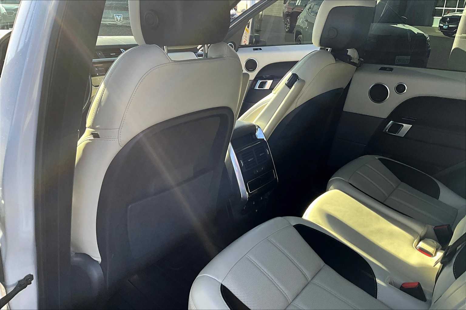 Thumbnail: 2020 Land Rover Range Rover Sport - 12