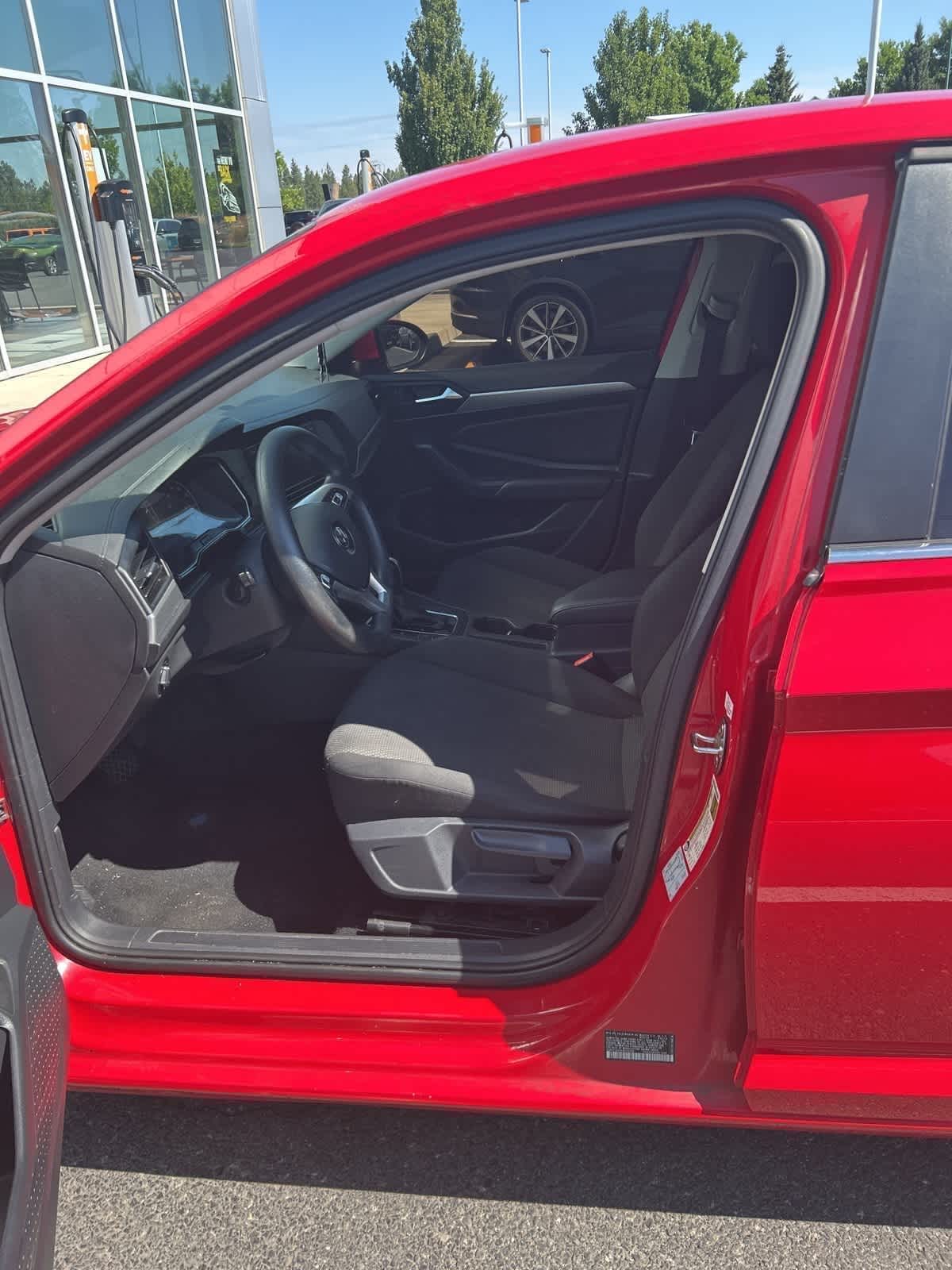 Thumbnail: 2019 Volkswagen Jetta - 5