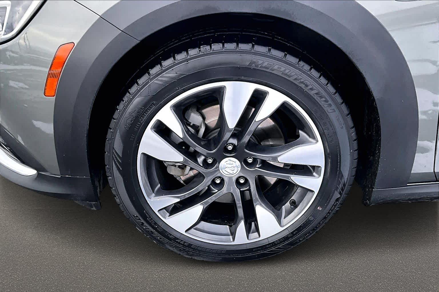 Thumbnail: 2018 Buick Regal - 8