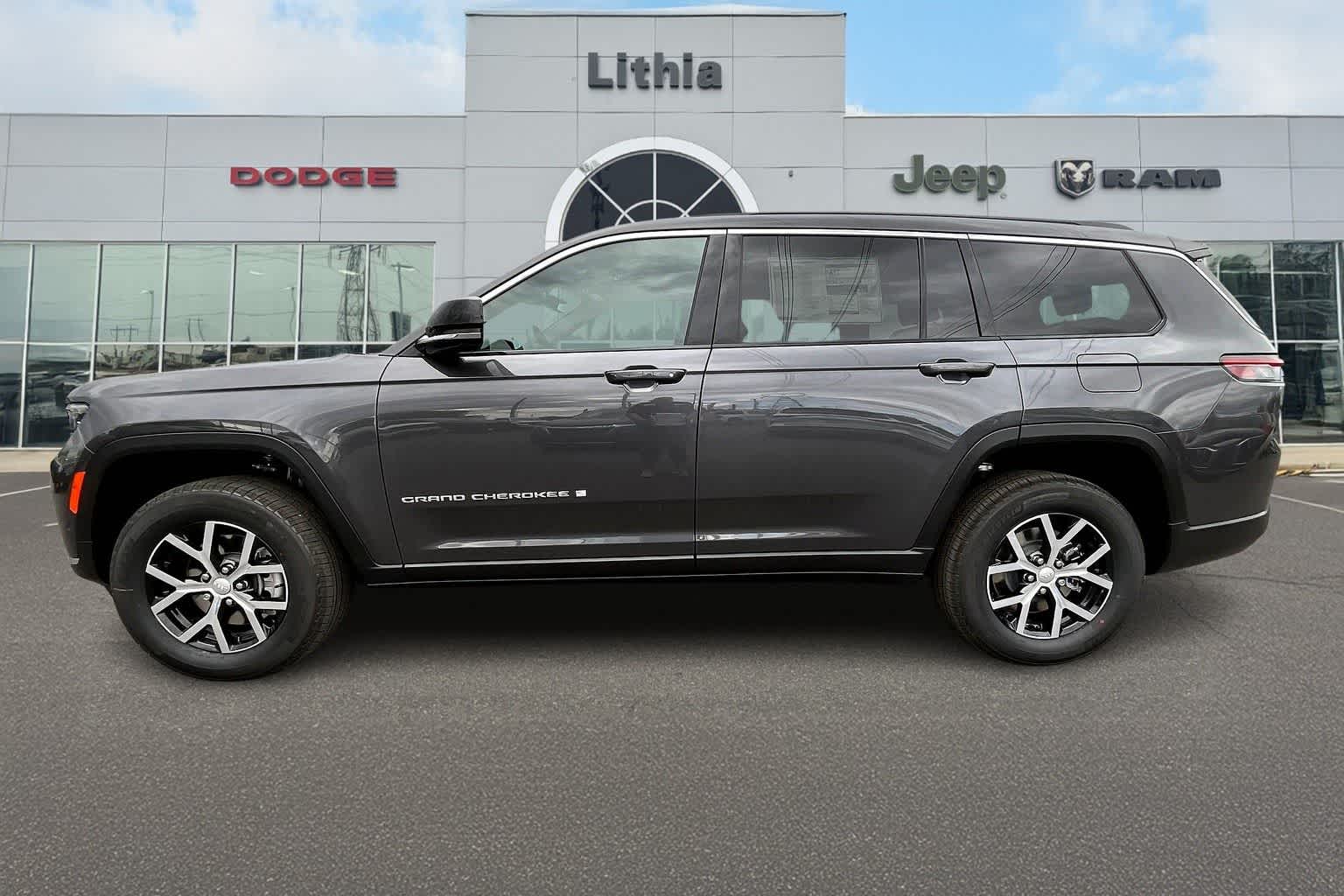 Thumbnail: 2025 Jeep Grand Cherokee L - 3