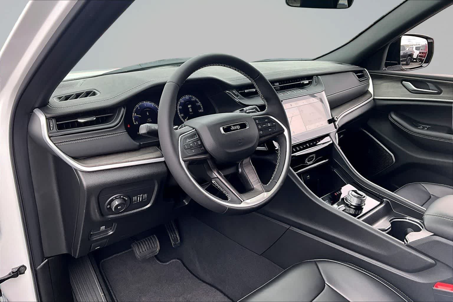 Thumbnail: 2026 Jeep Grand Cherokee - 2