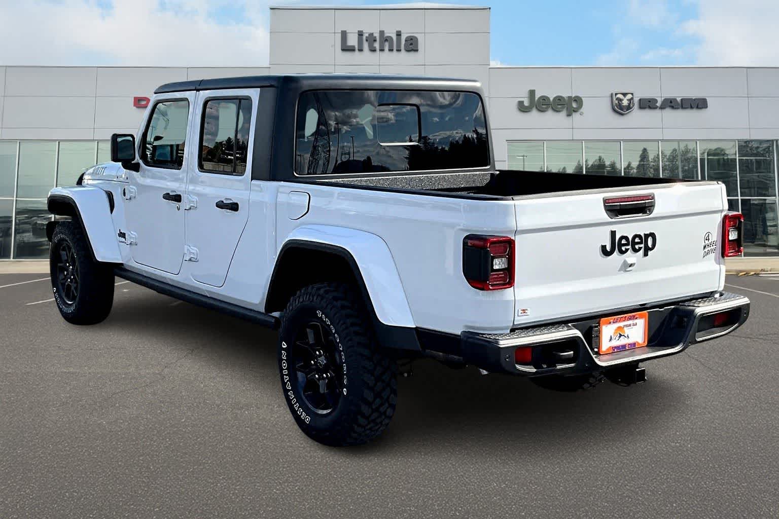 Thumbnail: 2025 Jeep Gladiator - 4