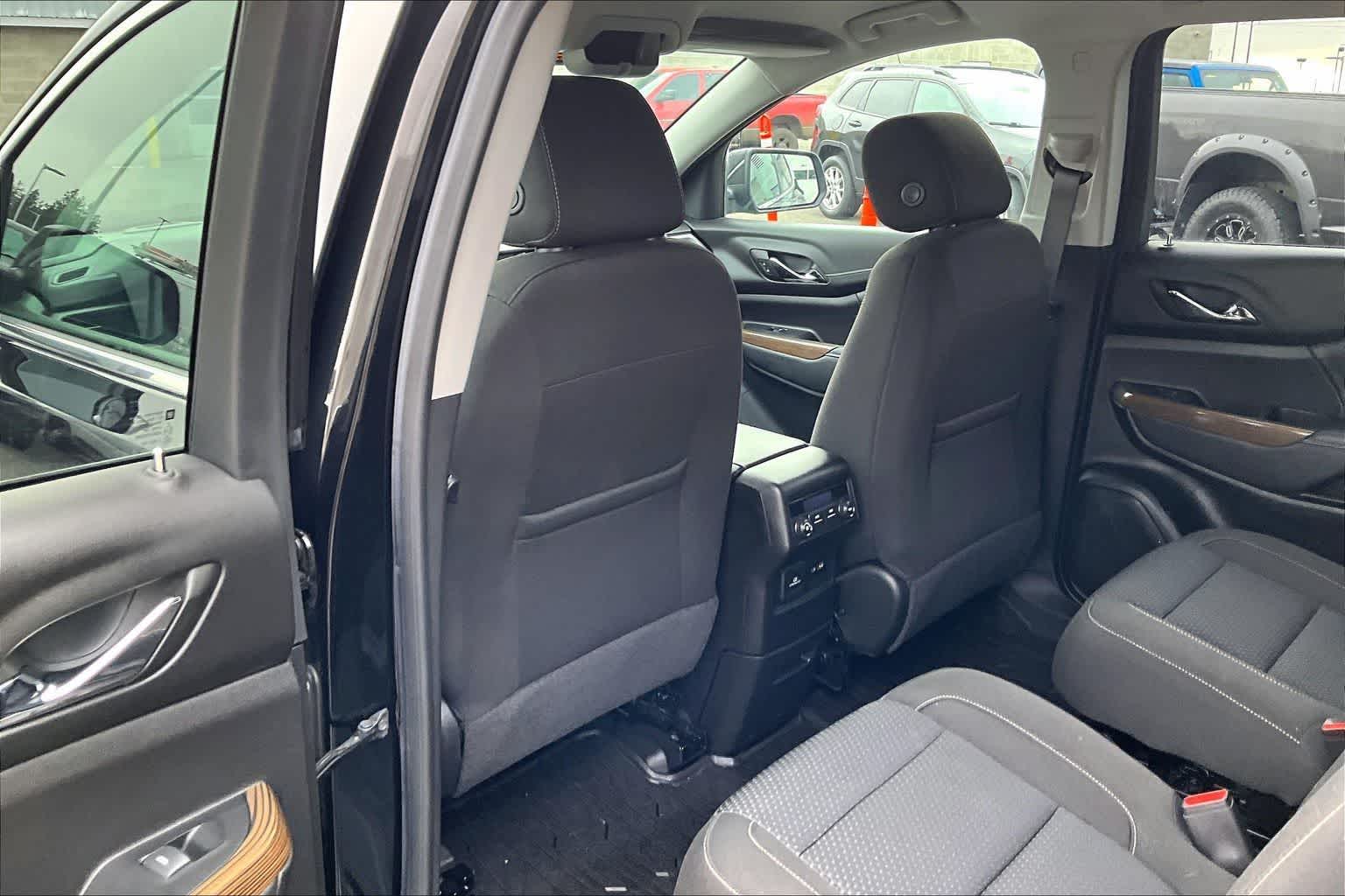 Thumbnail: 2023 GMC Acadia - 12