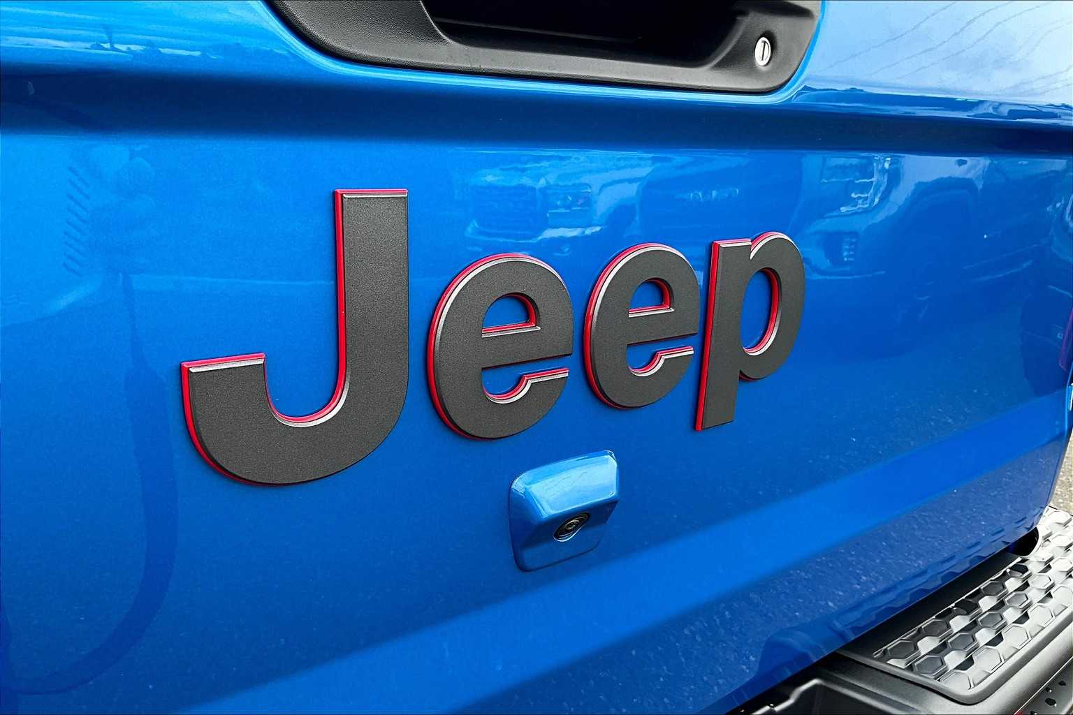 Thumbnail: 2025 Jeep Gladiator - 5