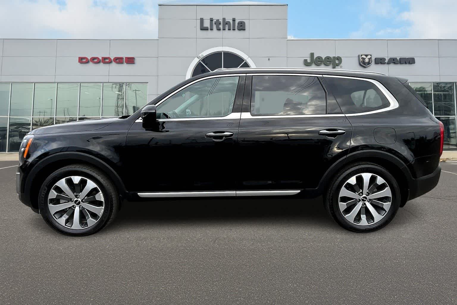 Thumbnail: 2022 Kia Telluride - 3