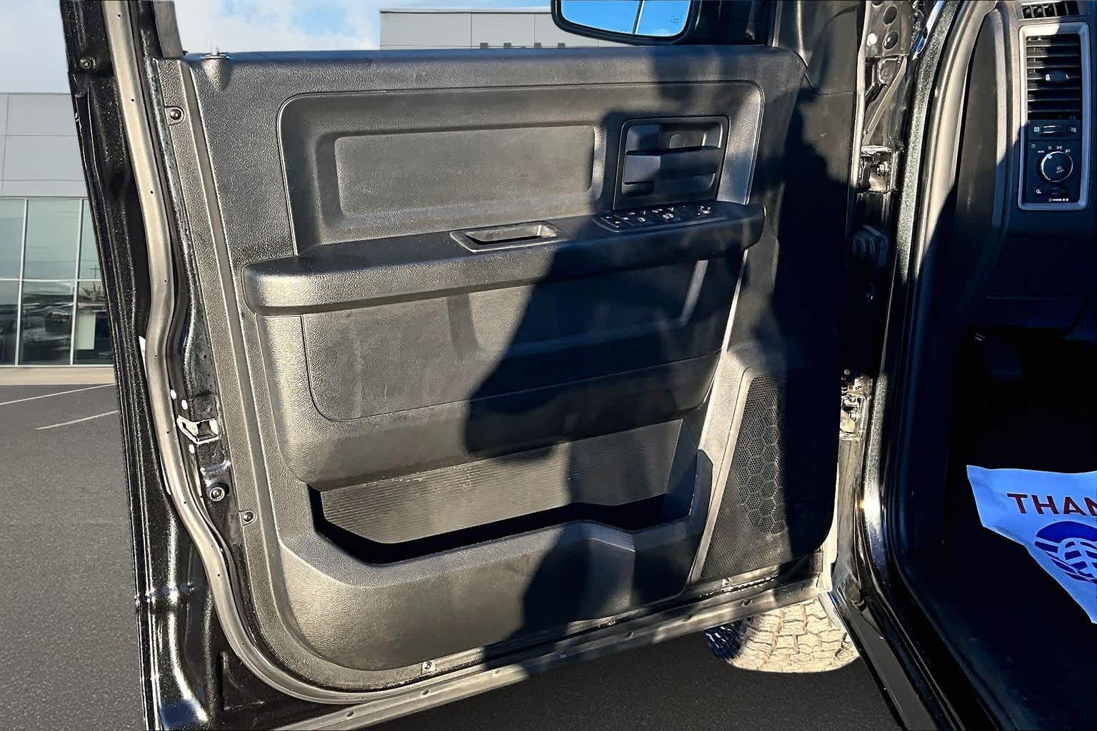 Thumbnail: 2019 RAM 1500 Classic - 28