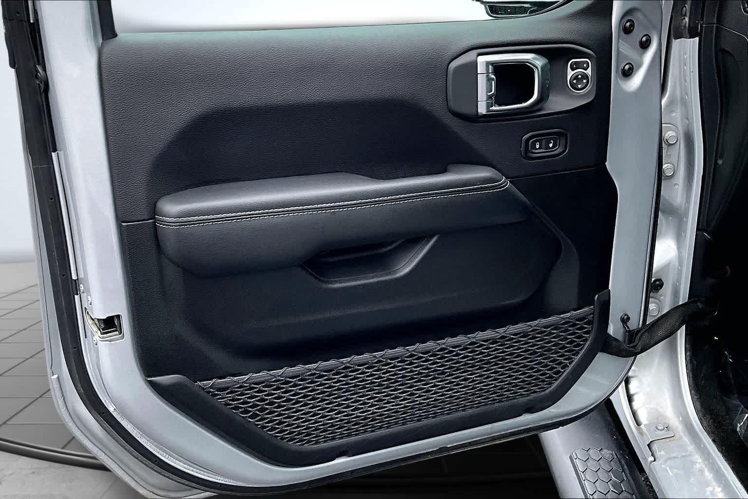 Thumbnail: 2023 Jeep Wrangler - 28