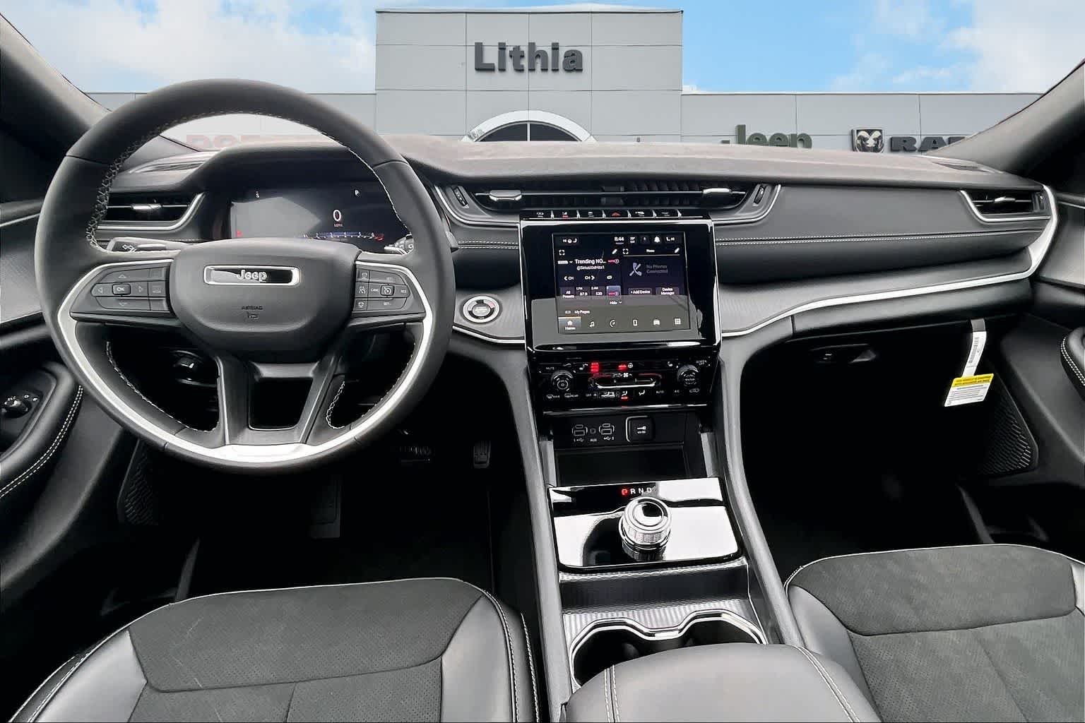 Thumbnail: 2025 Jeep Grand Cherokee - 10