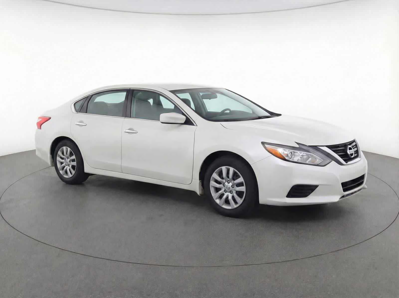 Thumbnail: 2016 Nissan Altima - 2