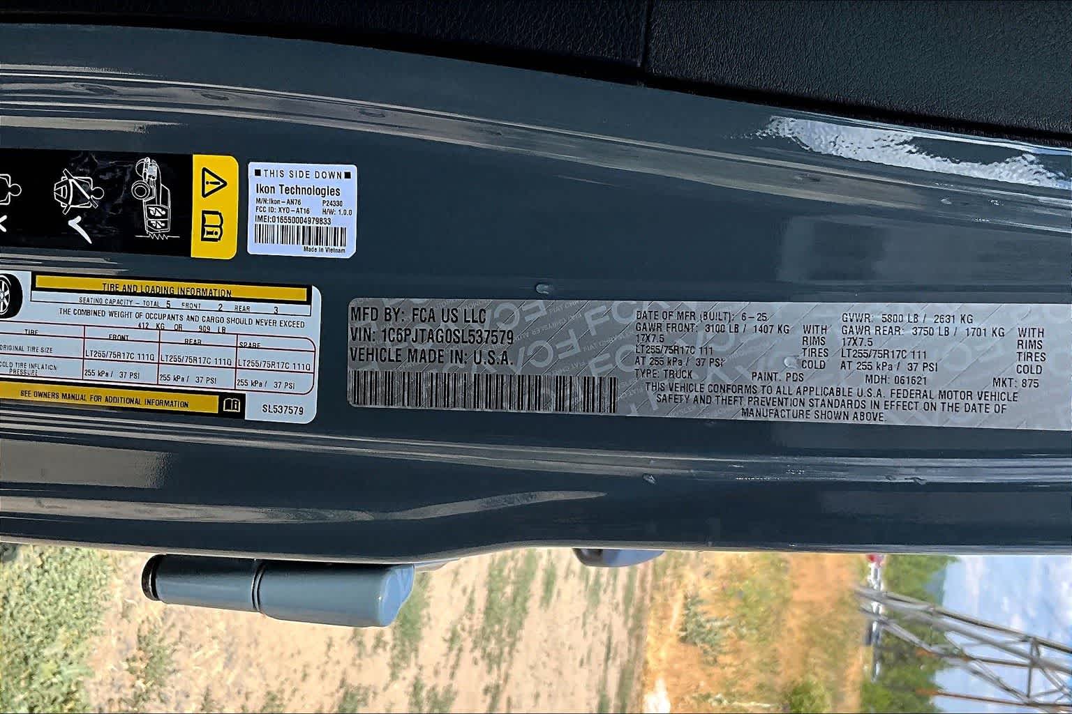 Thumbnail: 2025 Jeep Gladiator - 21