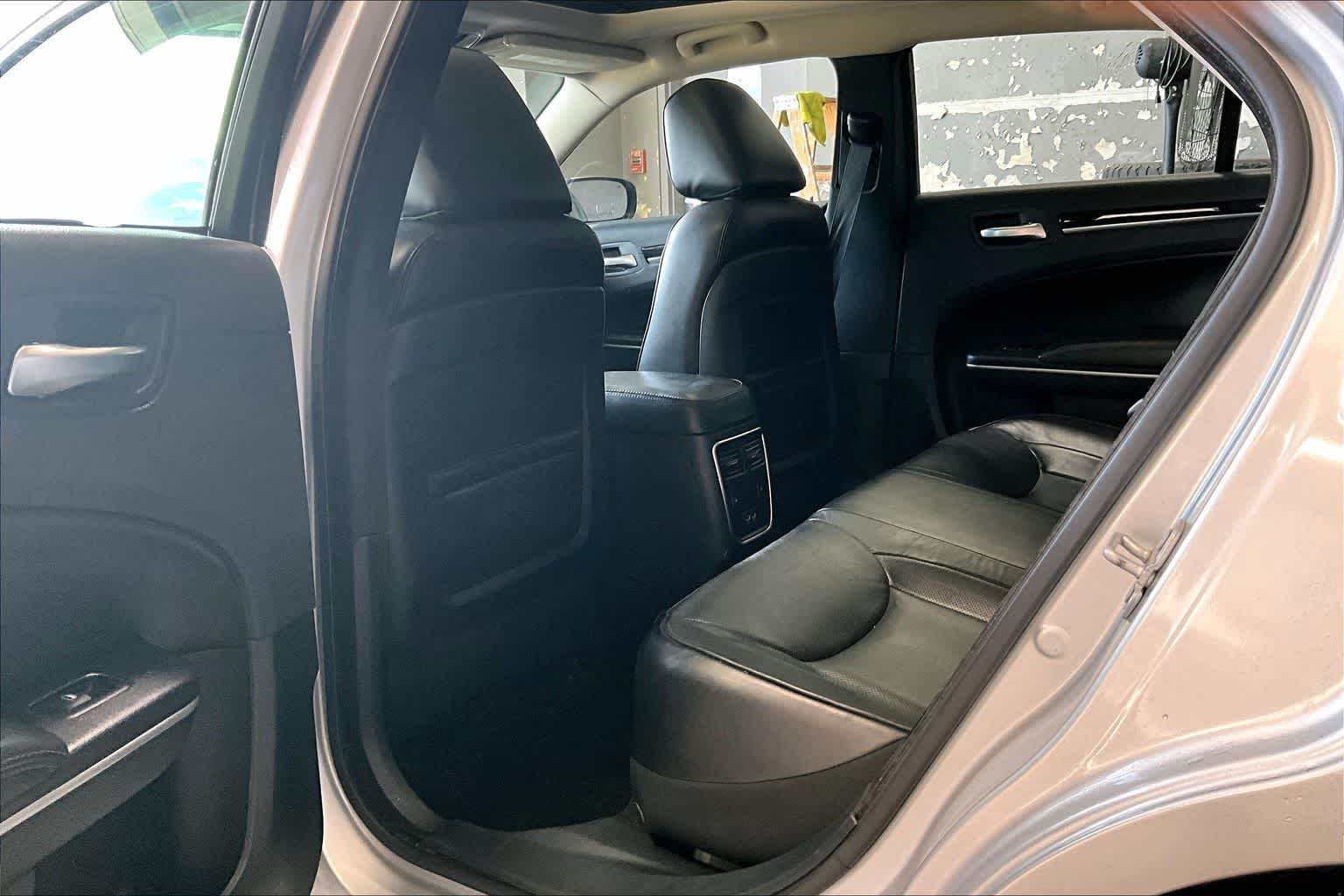 Thumbnail: 2020 Chrysler 300 - 12