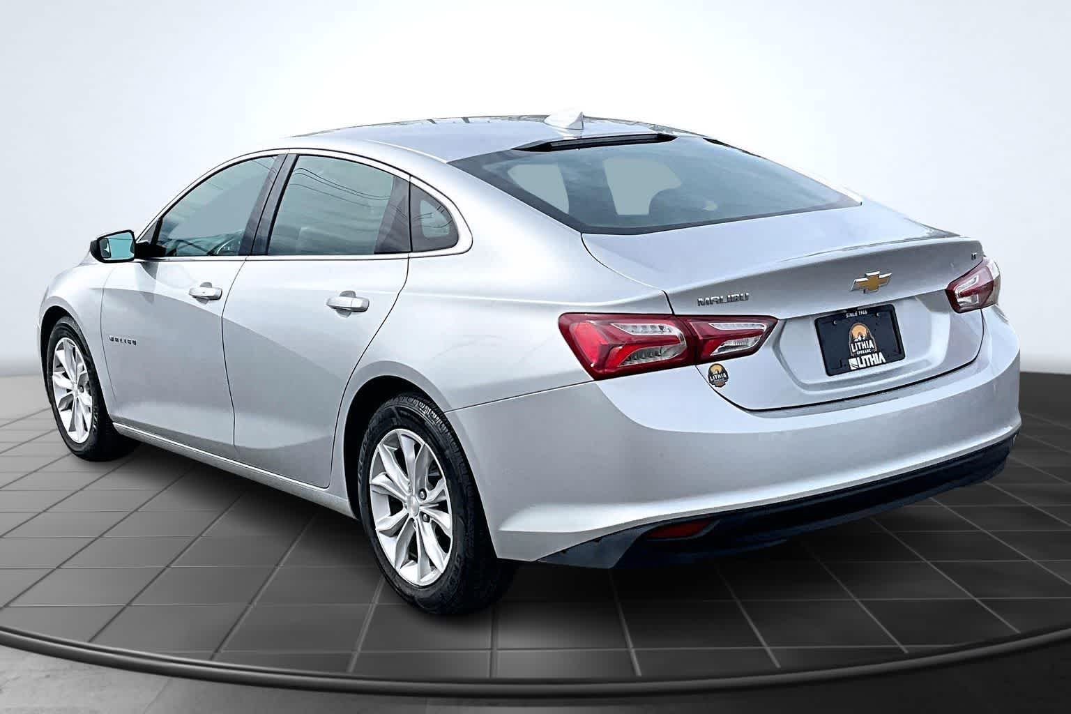 Thumbnail: 2021 Chevrolet Malibu - 4