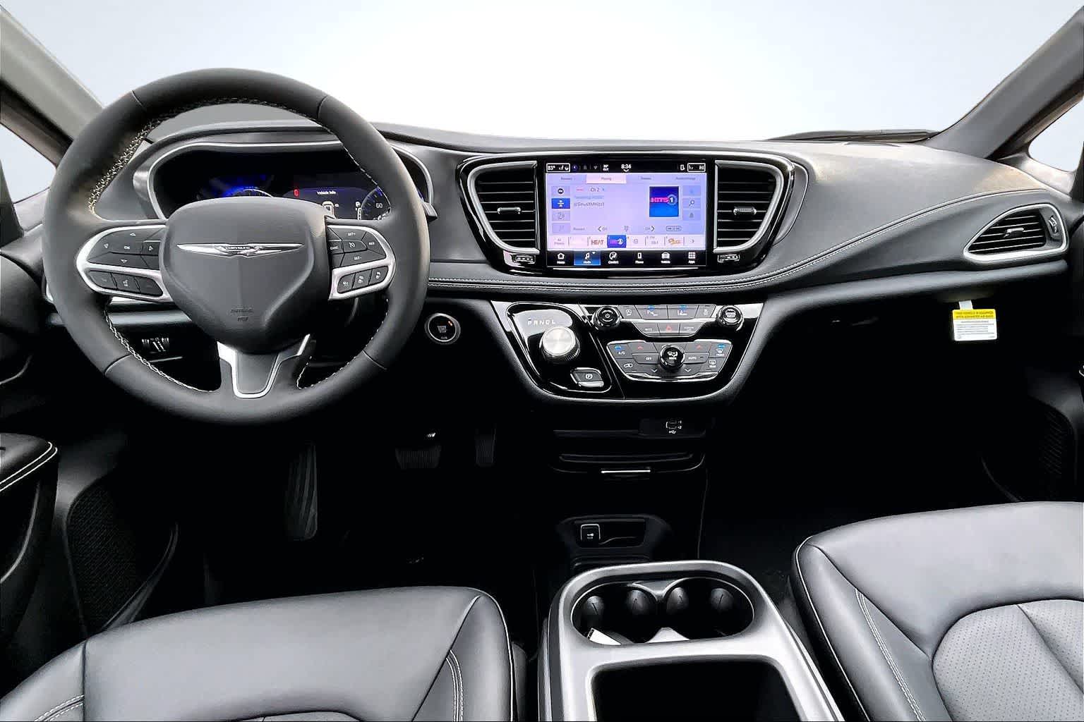 Thumbnail: 2026 Chrysler Pacifica - 10