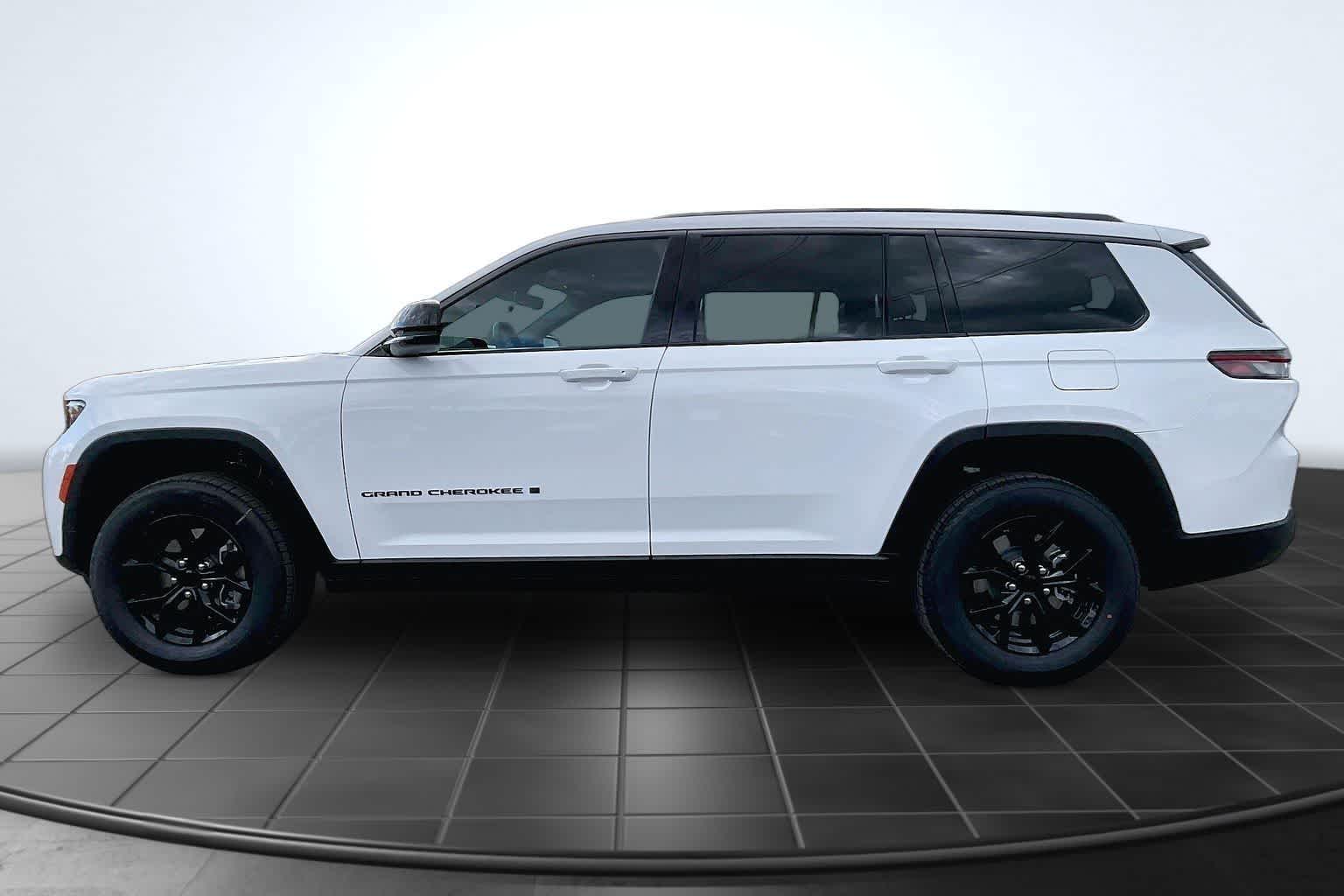 Thumbnail: 2026 Jeep Grand Cherokee L - 3
