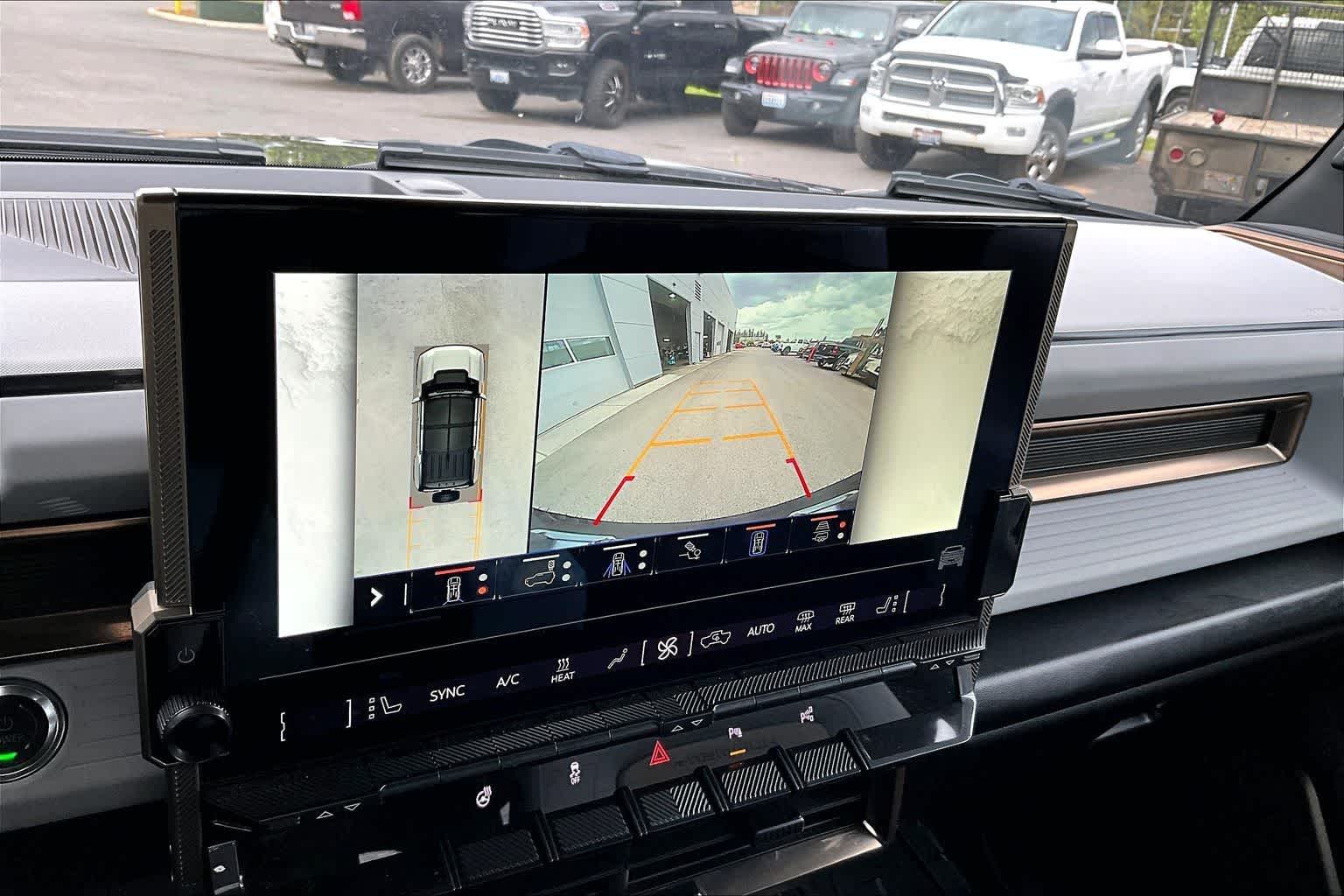 Thumbnail: 2025 GMC Hummer EV - 27