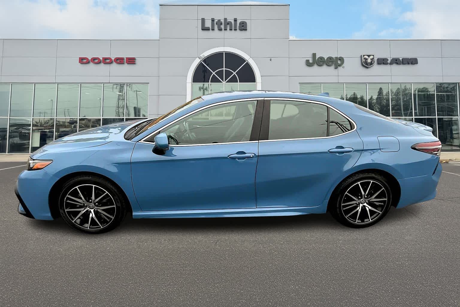 Thumbnail: 2024 Toyota Camry - 3